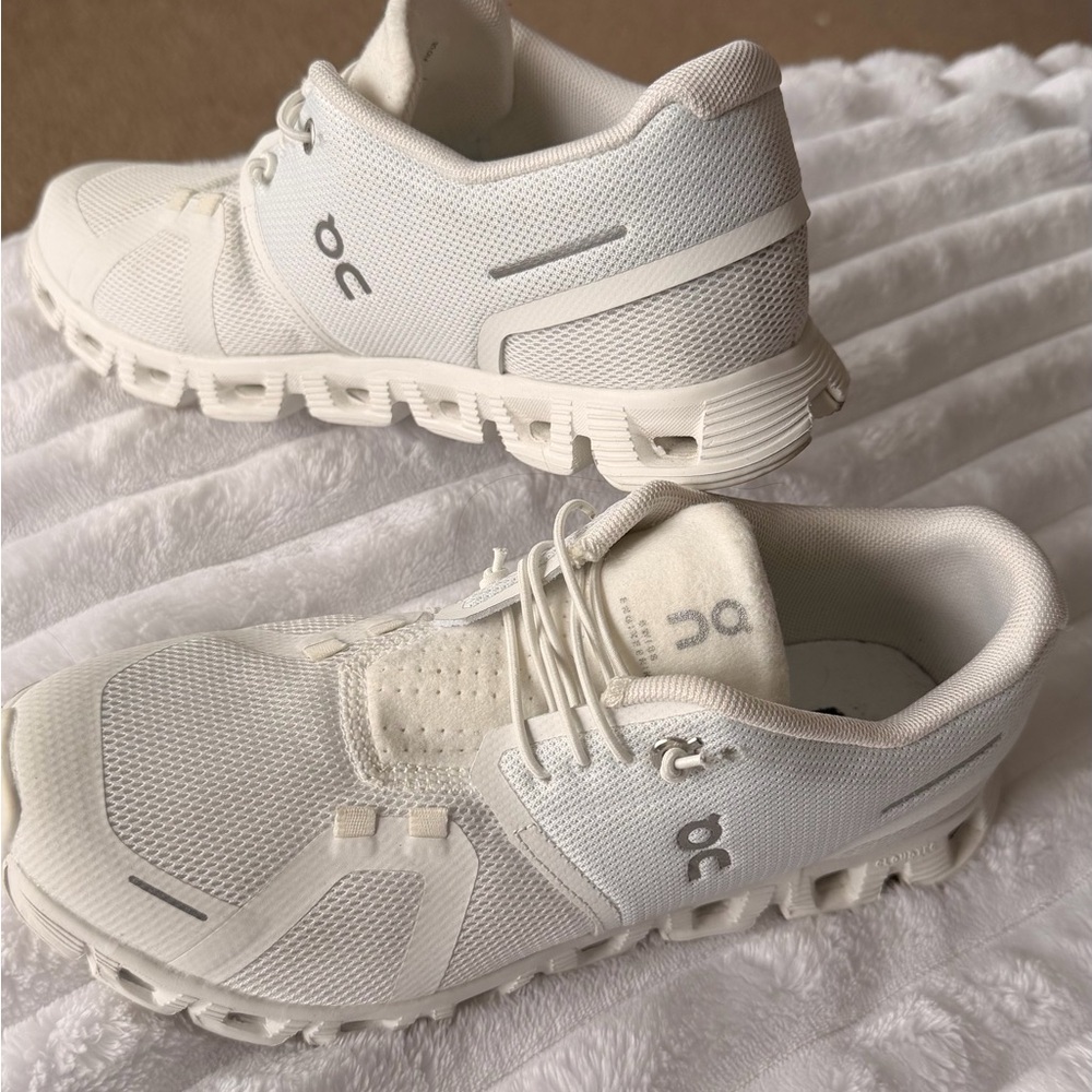On Cloud white Sneakers